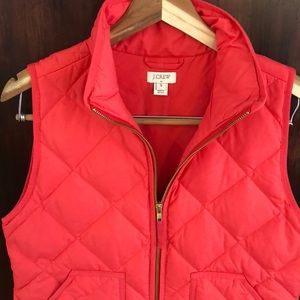 J Crew Women’s Quilted Vest- Coral, size Small